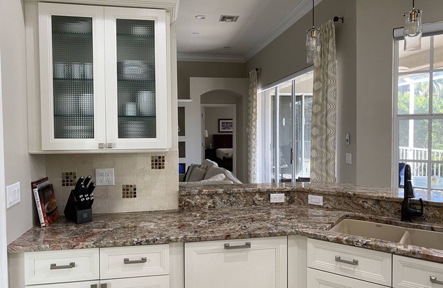 Bonita Bay, Beautiful Villa with lake view and natural light