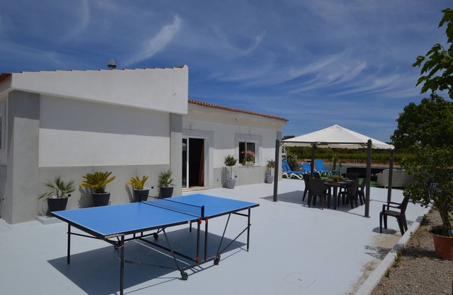 Bonita casa con piscina cerca de la playa