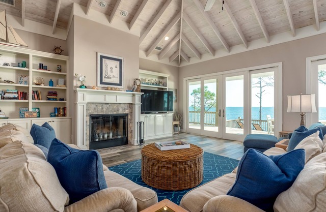 Bonnie Blue | Sept openings. Great price, great beach