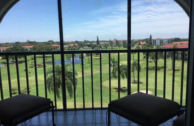 BOOK NOW March/April 2026! Great Location, Top Floor, Free Golf, Close to Beach