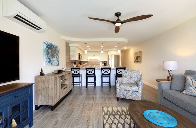 Book your Beach vacation, and stay at beautiful oceanview Kamaole Sands 2-206