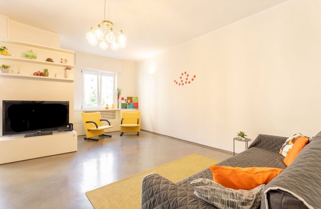 Borgese 2Br apt with balcony by Halldis