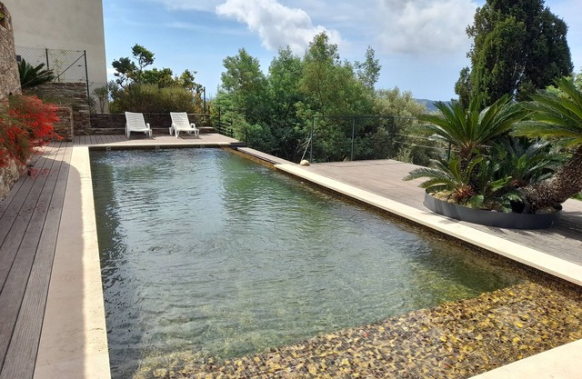 Bormes au Cœur du Village - Devant Château -T3 Neuf Terrasse vue mer & Collines