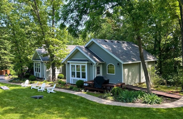 Both cottages rent as one unit, Enjoy Privacy & Comfort, Very Family friendly