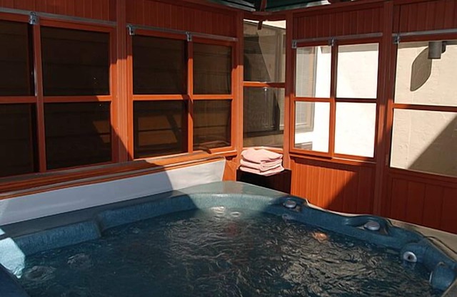 Boulder Twin Lakes Inn