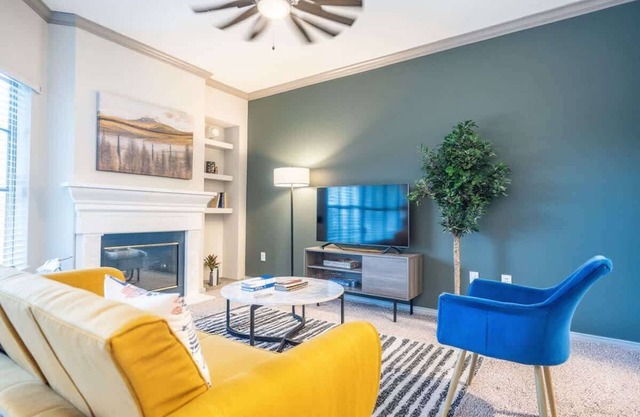 Boulevard Stays Peaceful 1BR King Suite Pool, Parking Gym 02