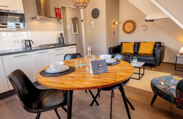 Boutique apartment with sea view, beach 50 meters