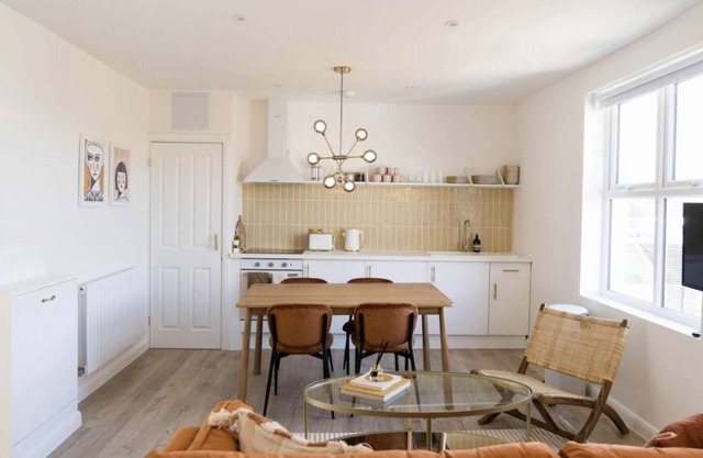 Boutique Central Margate Apartment - Edge of Old Town!