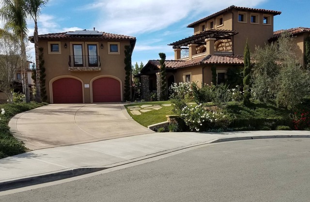 Boutique Luxury in Upscale Area with Private Entry & Bath, Villa A