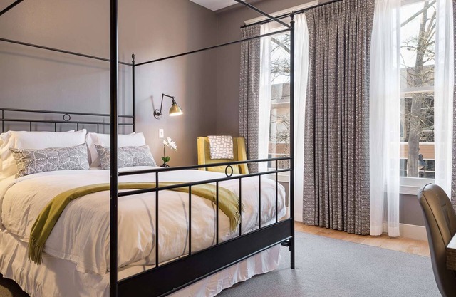 Boutique MicroHotel Room on Downtown Mall: The Townsman: Poe Room