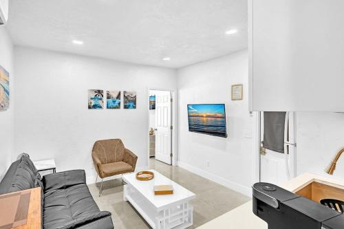 Boutique One Bdrm Close To Aventura Mall & Beach