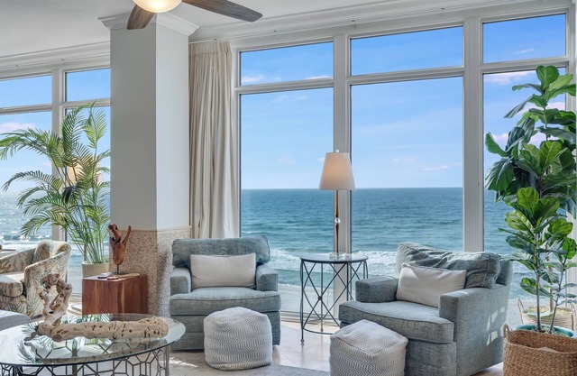 BR Beautiful Condo with fabulous views, spring/summer open book now!