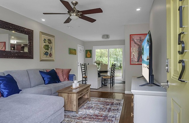 Brand New! 15 mins from historic downtown and 20 mins from the beach!