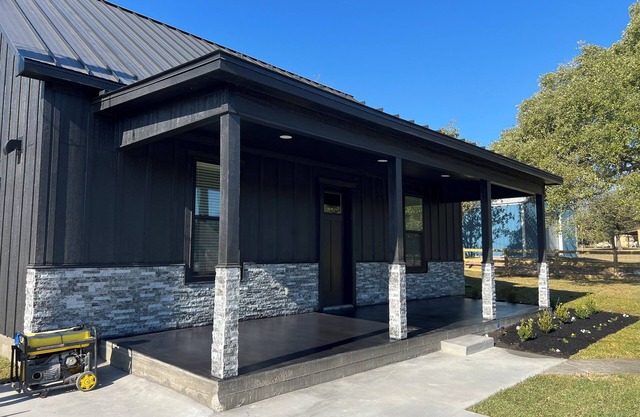 Brand New 2-bedroom Cottage - "The MarCupial a Cozy Retreat by The Lake"