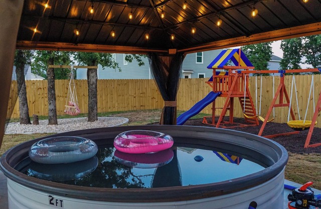 Brand New: 5bd, 3ba Oasis in Tolar - Cowboy Pool, Dog-Friendly, Playground