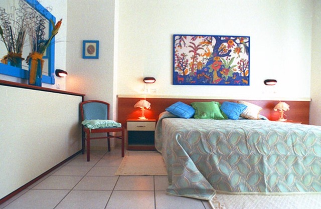 Brand new apartment with balconies overlooking the sea a few meters from the beaches