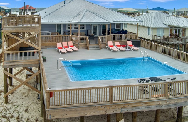 Brand New! Bay Breeze ~ Private Pool~Waterfront