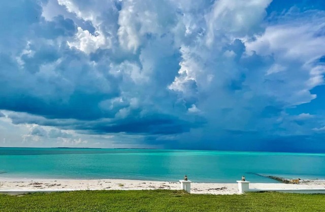 Brand New Beachfront Home in Paradise - Treasure Cay Bahamas