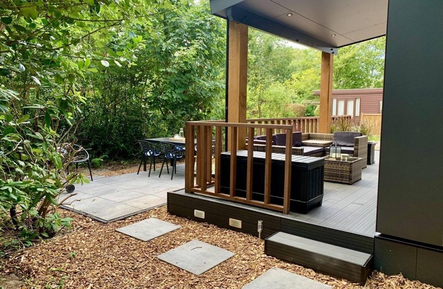 Brand new chalet, placed in June 2024 at Bungalowpark Campanula. Spacious and modern furnished for 5 persons. Free WiFi.