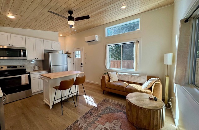 BRAND NEW Charming and private Backyard ADU 1-bedroom, 1-Bath w/Tesla Charger