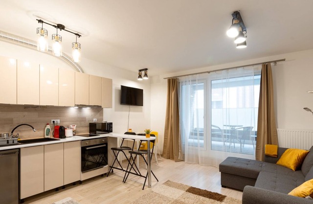 Brand new Cordia apartment next to world famous New York Cafe