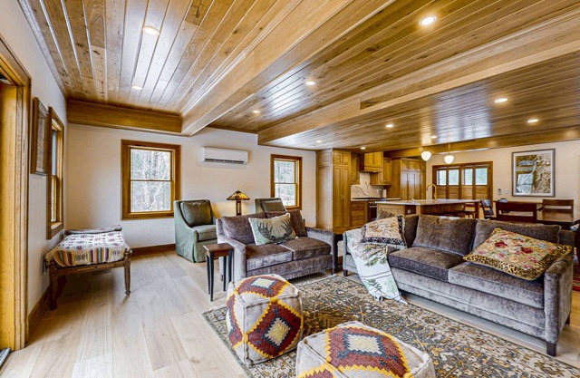 Brand new home w/large deck, yard, fire pit, close to lake & town