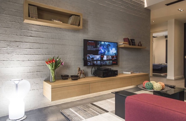 BRAND NEW LUXURY APARTMENT 10' MINUTES WALK FROM ACROPOLIS AND 6' FROM METRO