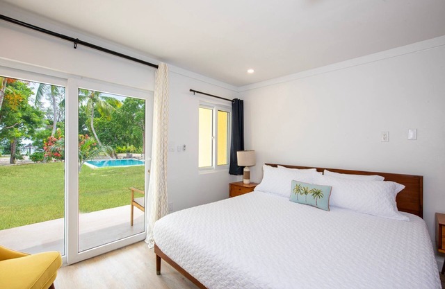 Brand New Stylish Studio Condo, Pool and Beach Access, Short Walk to Town