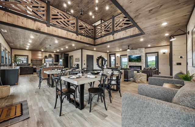 Brand New, Ultra Lux 8BR Cabin w/Indoor Pool & Theater, Waterpark Access, & PS5