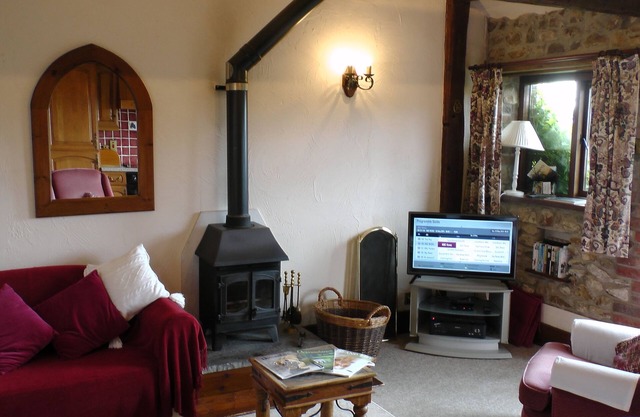 Brandy's Cottage in Delightful Devon which comforably sleeps 2 with cot supplied