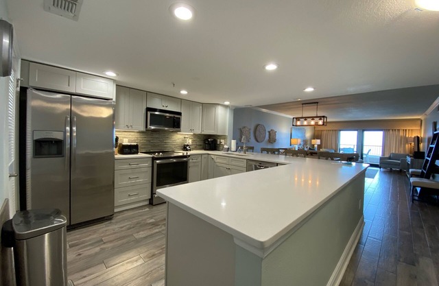 "Breakers East 603" Gulf Front 2BR/2BA Beach setup included