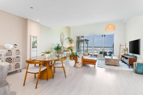 Breathtaking 1BD Bohemian ApartmentPalm Jumeirah