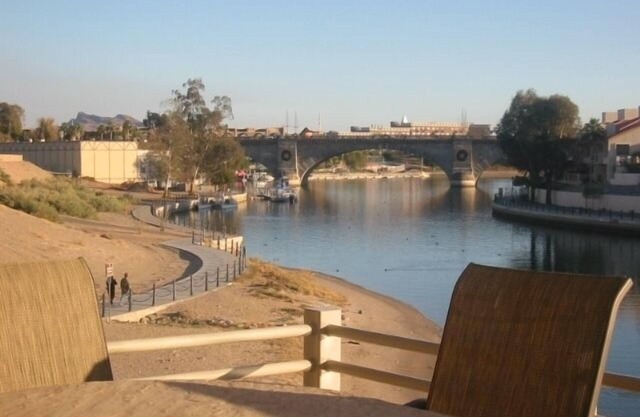 Breathtaking! Kings View Waterfront, Steps from Parking #306
