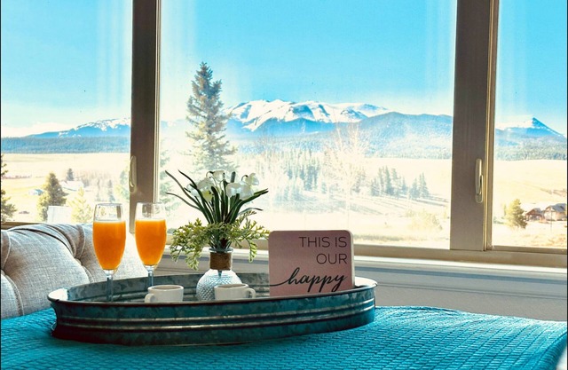 Breathtaking Mountain View!~Spa!~Gourmet Kitchen!~Sleeps 6+Best Location!