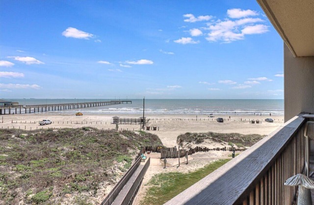 Breathtaking Ocean Front Views- Closest Beachfront Condo in Port Aransas!