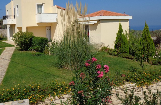 BREATHTAKING VIEW HOME NEAR BEACH WITH WI -FI- AND PRIVATE POOL