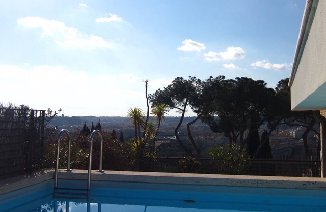 Breathtaking view penthouse - private swimming pool in a large terrace