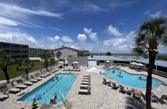 Breathtaking Views in this beautiful 2 bedrm 2 bathrm condo in Resort!☀️☀️☀️