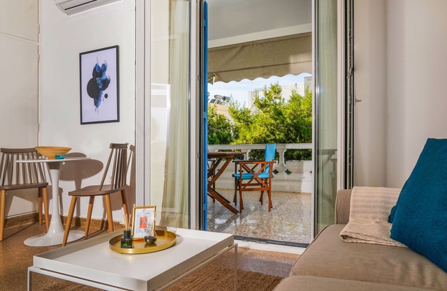 Breeze One Bedroom Apartment by BluPine