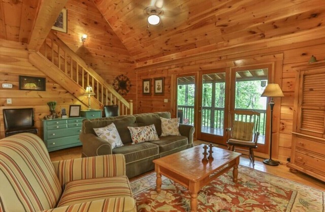 Breezy Bear-Hottub/Resort Amenities/Pet Friendly