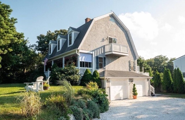 Breezy Ocean Dreams...15 Steps to a Private Beach.. Manomet/Plymouth MA