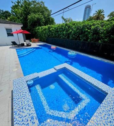 Brickell Enclave Sunny Retreat with pool