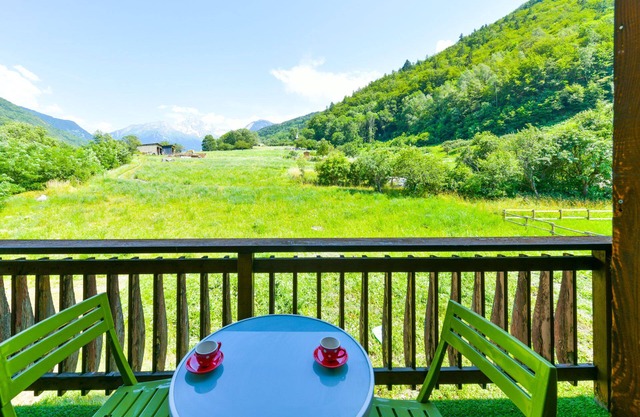 BRIDES LES BAINS spa. Village 1km5 from the city center.