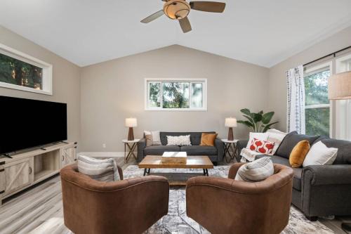 Bridlemile Cottage