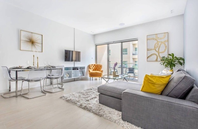 Bright 1BR Apt in The Greens w/Community Views!