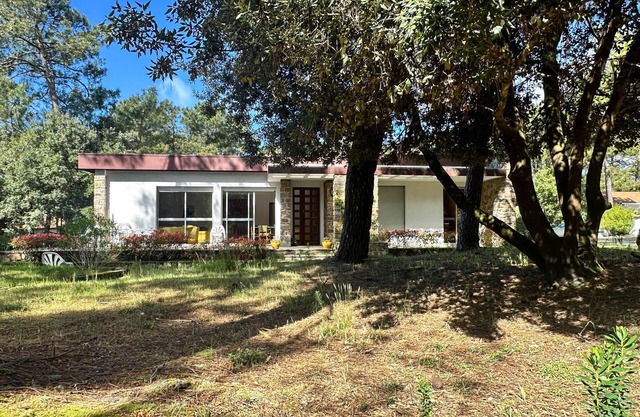 Bright 3-bedroom Villa with Garden in La Palmyre