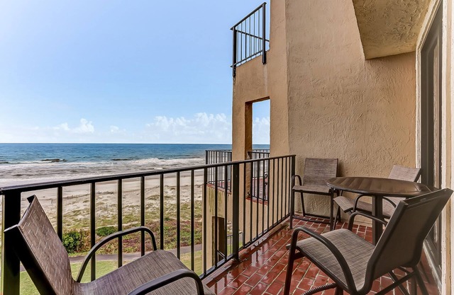 Bright & airy oceanfront condo with pool, huge balcony, washer/dryer & AC
