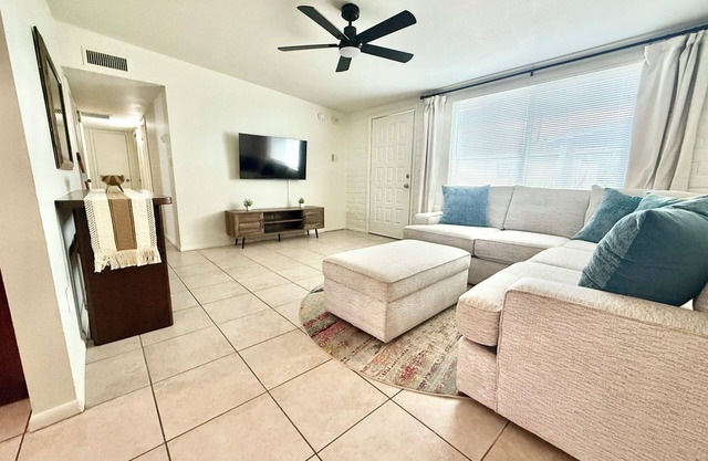 Bright and Cozy Tucson Condo - Ideal for families, couples and friends