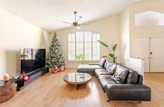 Bright and elegant 3-bedroom house in top Vegas location.
