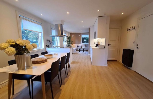 Bright And Modern 2-Bedroom Apartment, Near City Center, Best Location